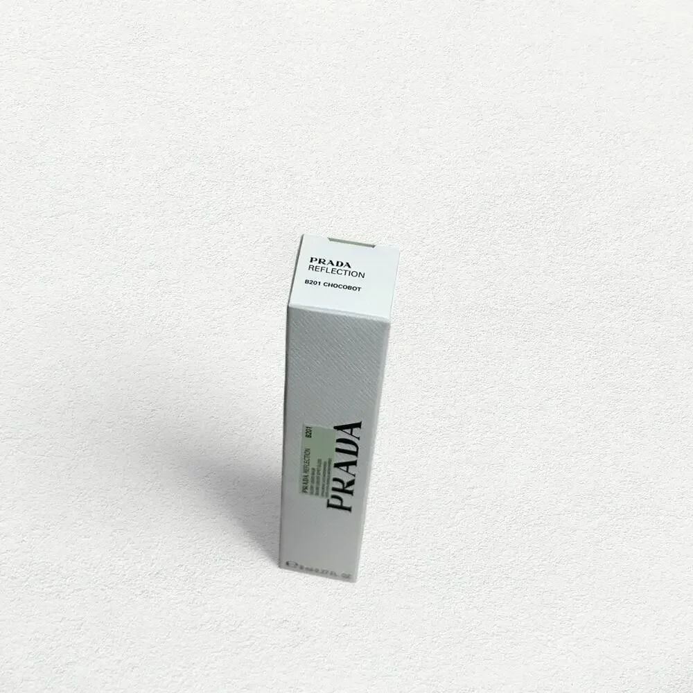 Prada Reflection Glossy Liquid Balm in B201 Chocobot